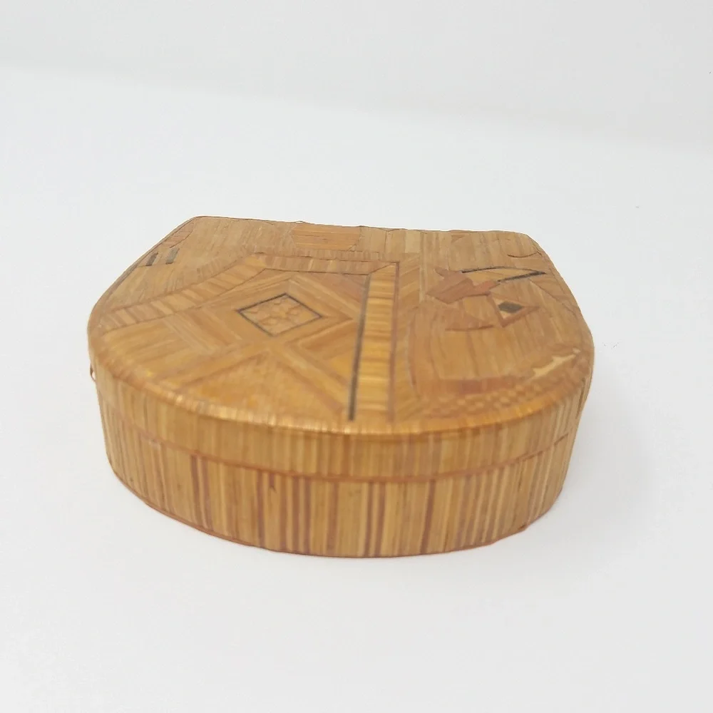 Vtg elephant straw‎ inlay trinket jewelry box satin